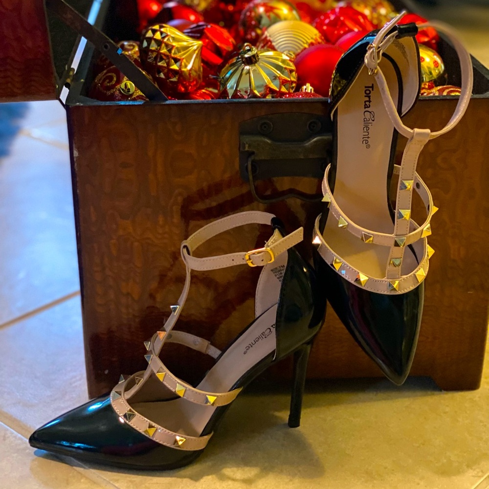 Stunning high heels! Brand new!!!